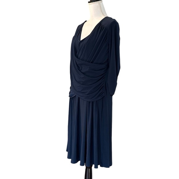 NY COLLECTION WOMAN RUCHED FIGURE FLATTERING V-NECK 3/4 SLEEVE DRESS SZ 1X NAVY - Picture 2 of 8